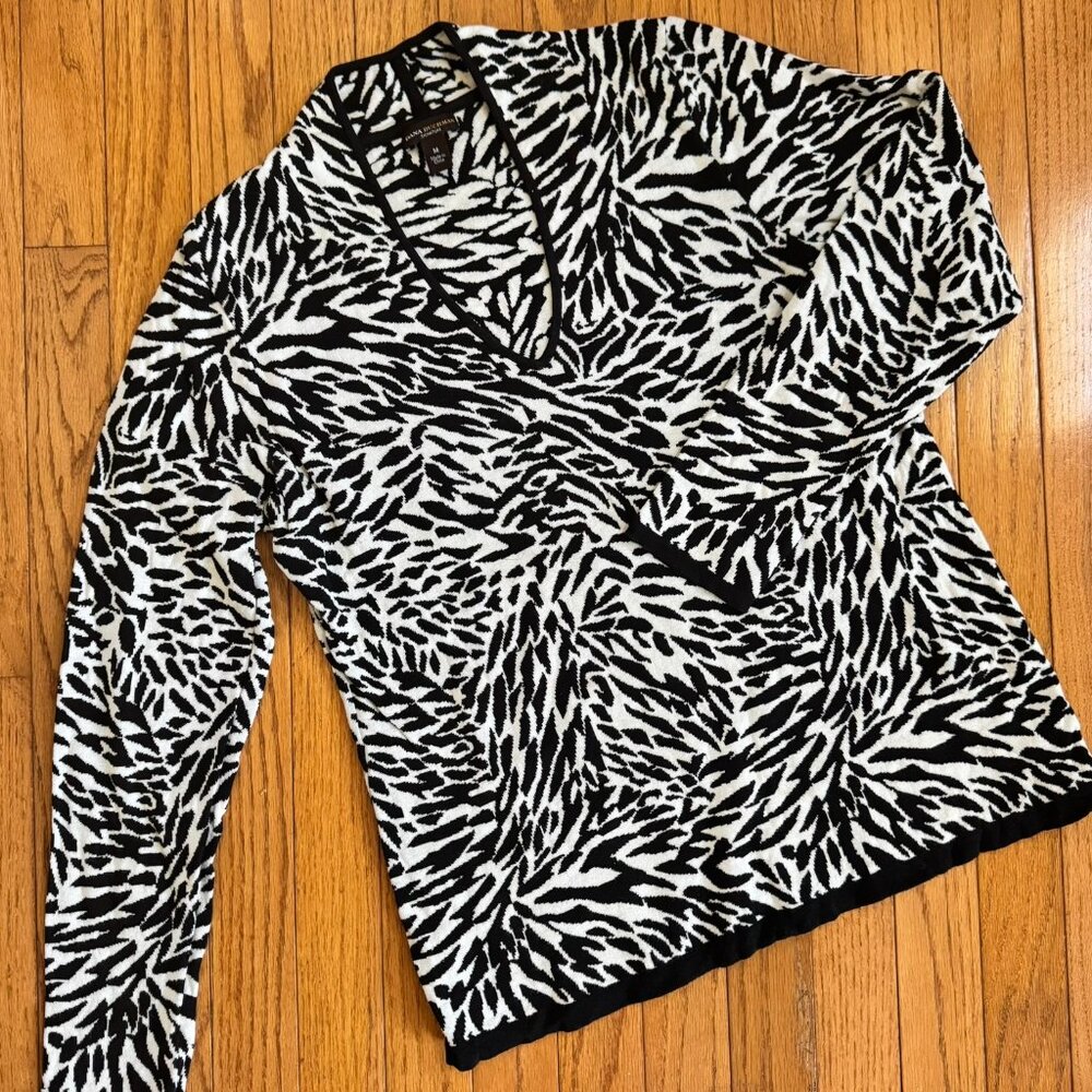 Dana Buchman Zebra Stripe V‑Neck Sweater Women’s Soft 100% Cotton - Medium